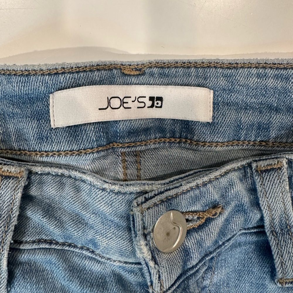 Joe's Jeans Women's Light Blue Cropped high rise Distressed Denim - Picture 2 of 9